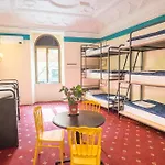 Colosseo Hostal Roma